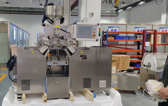 5.5kw Capsule Prodotte da Servo Control Soft Capsule Machine con F150x250mm Die Roll Size